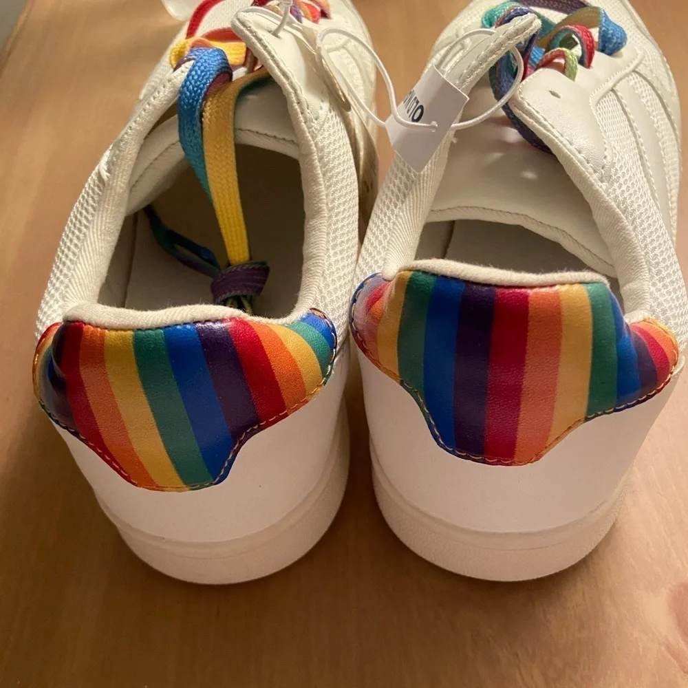 NWT Old Navy White with Rainbow accent sneakers Sz 8 Women’s Tennis Shoes